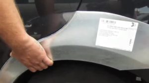Ремонт крыла автомобиля с "Dus Gut"